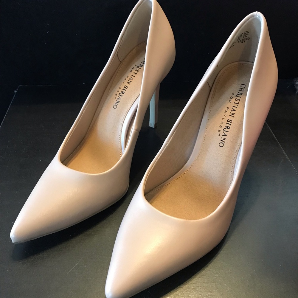 Nude Pumps